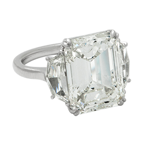 8Ct-Emerald-Cut-Diamond-Ring