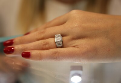 Diamond-Ring-On-Finger