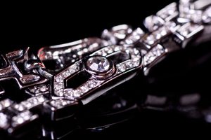 Sell your jewelry in Kansas City to Diamond Banc!