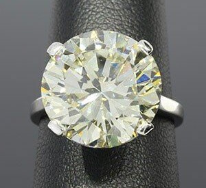 Yellow-Diamond-ring