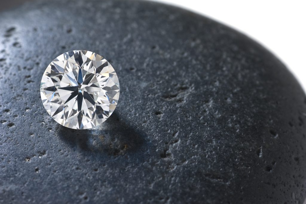 Modern Round Brilliant Diamonds