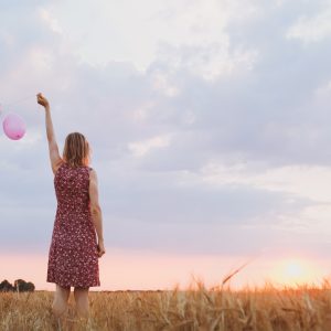 Women-With-Balloons