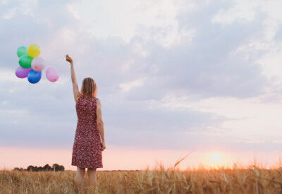 Women-With-Balloons