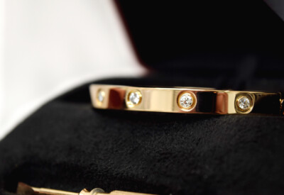 Gold-and-diamond-bracelet