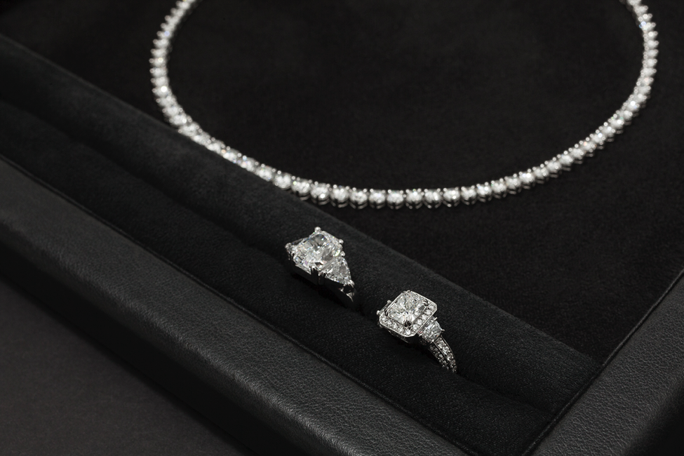 14K Two Tone Diamond Ring w/14 Round Single Diamonds. Diamond Weight - Bay  Area Auction Services