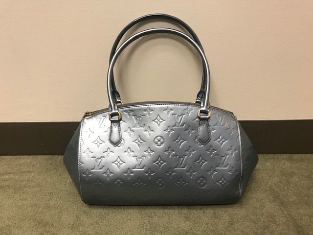 how can you authenticate a louis vuitton bag
