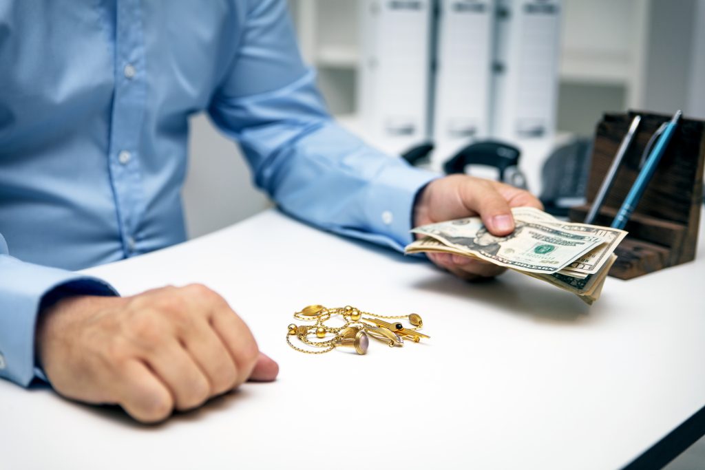 The Pros and Cons of Using a Pawnshop in Miami - Diamond Banc