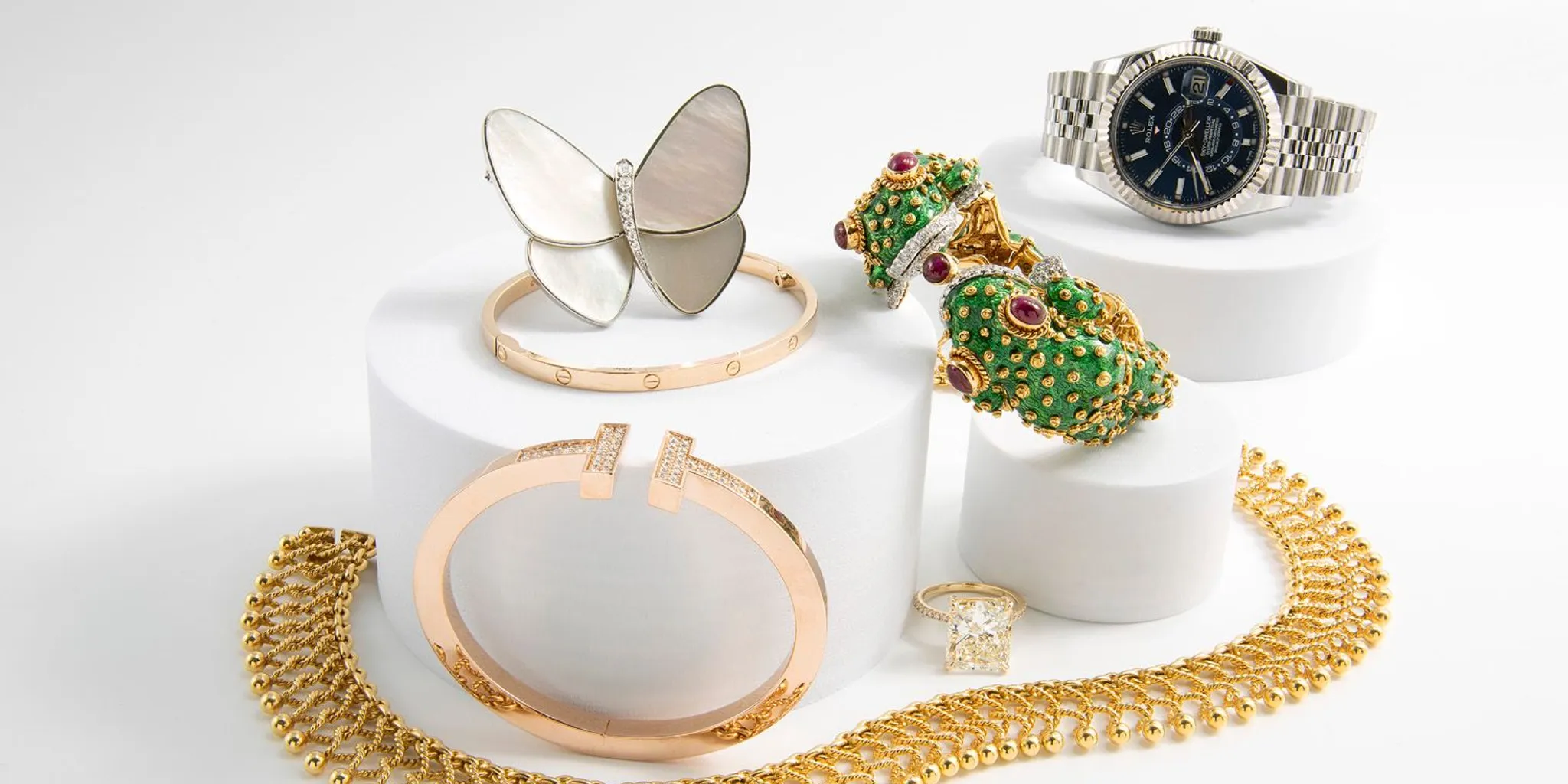 Jewelry consignment and outright sale evaluation